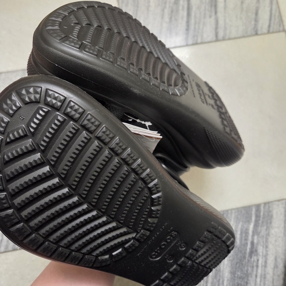 Platform Crocs - Picture 8 of 13